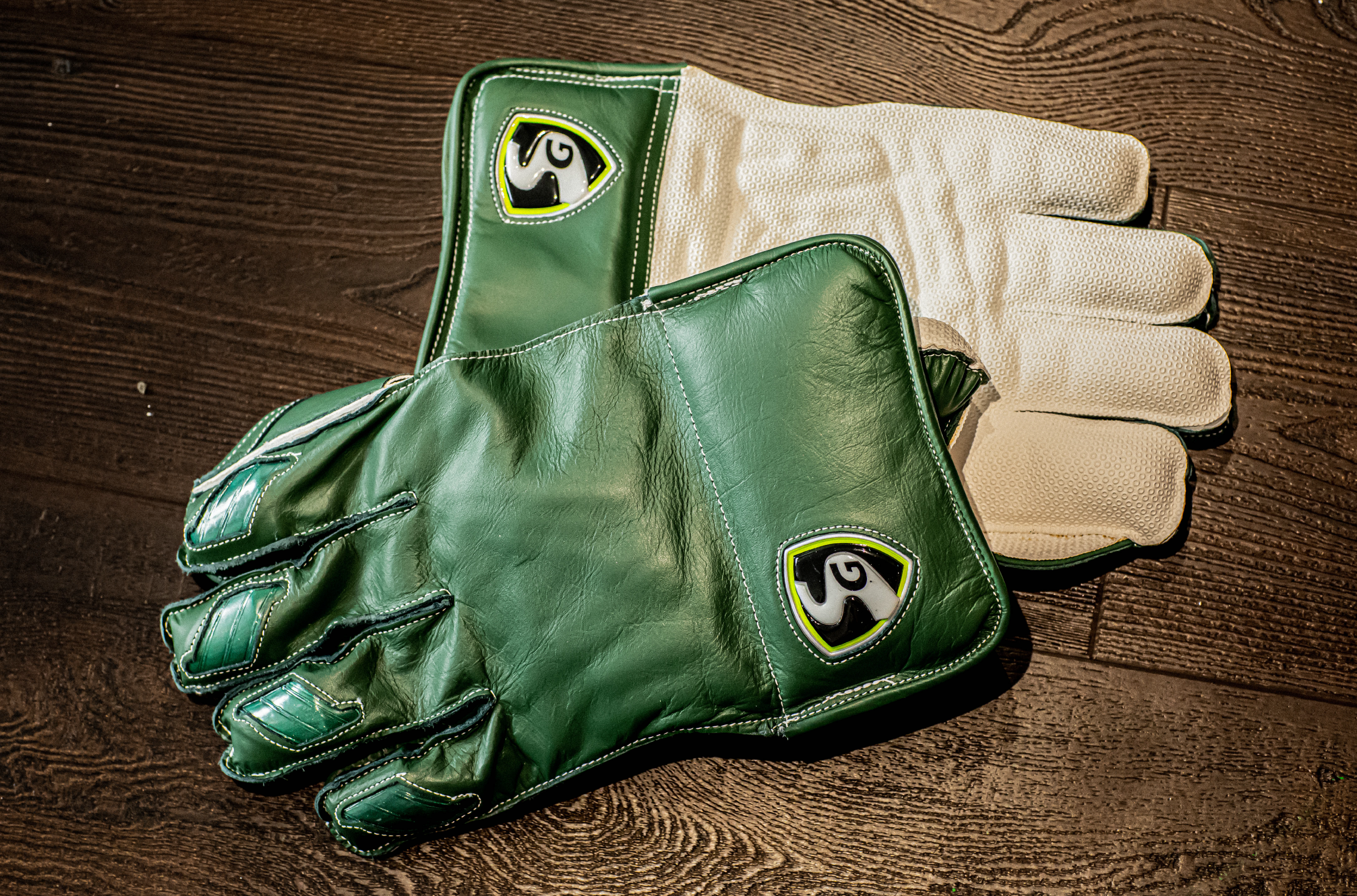 Dhoni wicket keeping gloves 2025